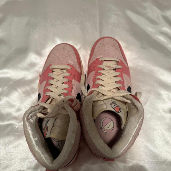 womens size 9 pink high nike dunks in great condition, hardly worn - Picture 2 of 7